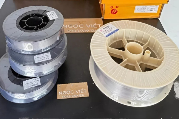 Dây hàn tại SHOP NGỌC VIẾT hạn chế bắn tóe, bám hồ quang ổn định