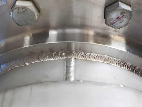 Que inox 304 cho ra mối hàn có độ bền và tính thẩm mỹ cao